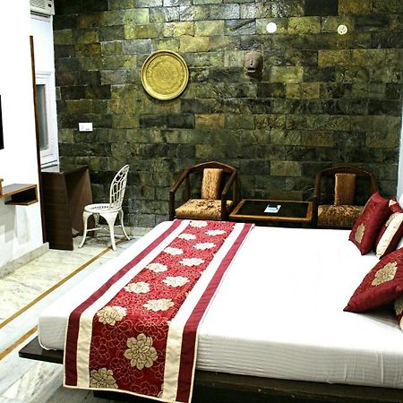 Kaveri Hotel And Restaurant Yamunānagar Dış mekan fotoğraf