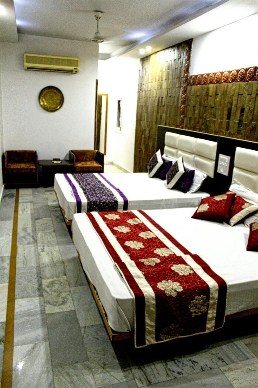 Kaveri Hotel And Restaurant Yamunānagar Dış mekan fotoğraf